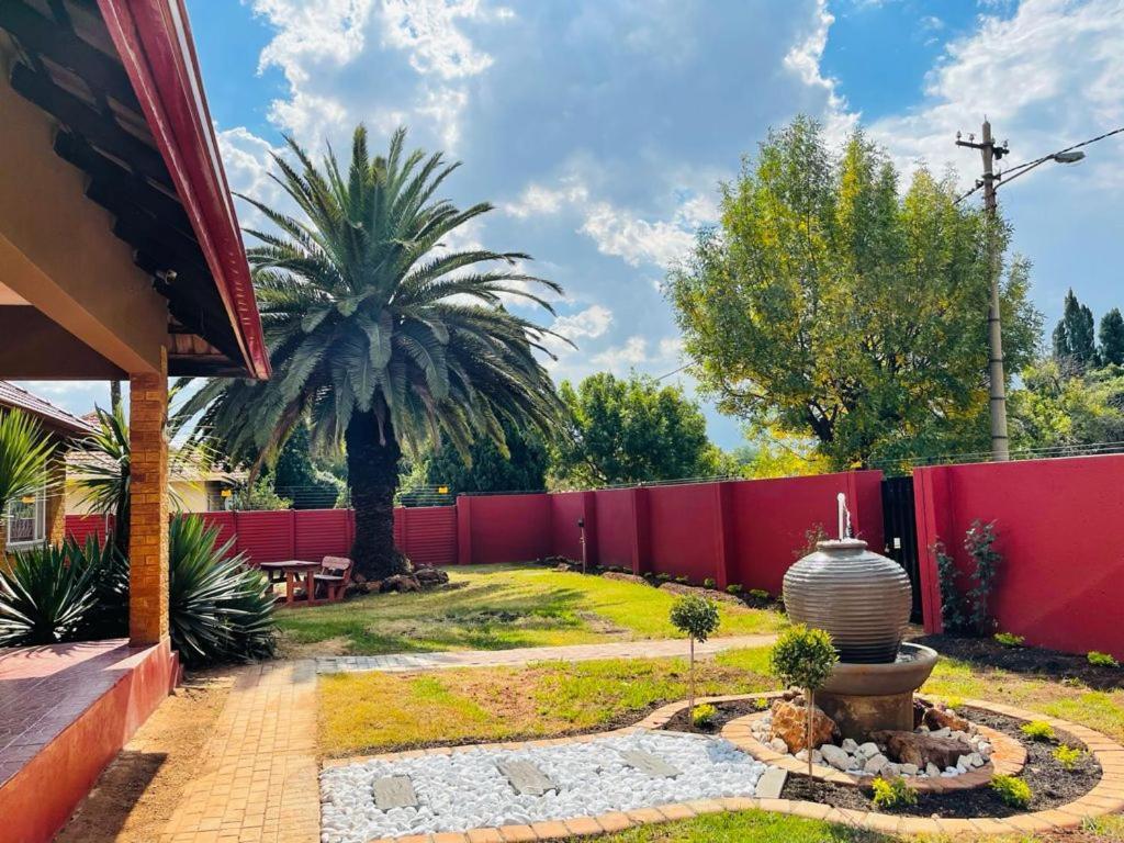 Ithonsi Guesthouse And Spa Kempton Park Exterior foto